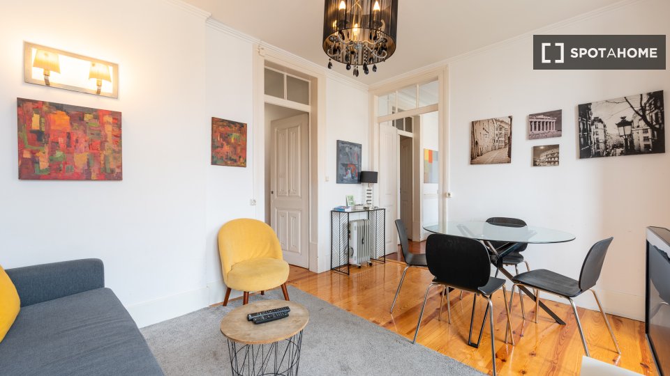 Apartment Lisbon, 2 beds, 85m² — photo 12