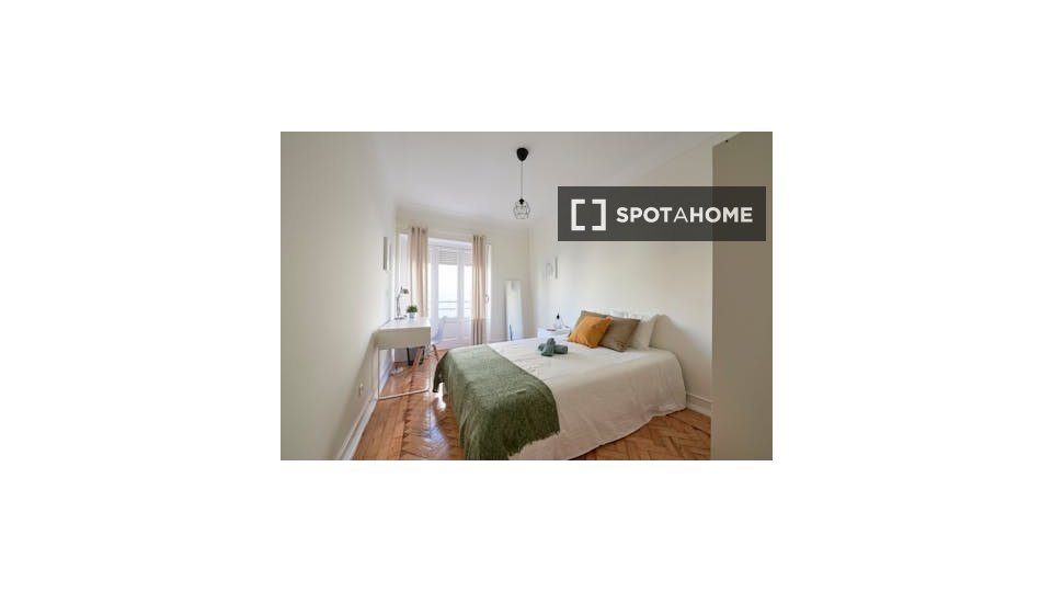 Double room Lisbon, 5 beds — photo 6