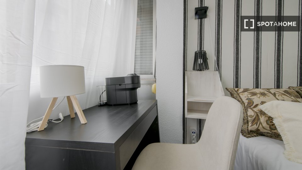 Double room Madrid, 5 beds — photo 10