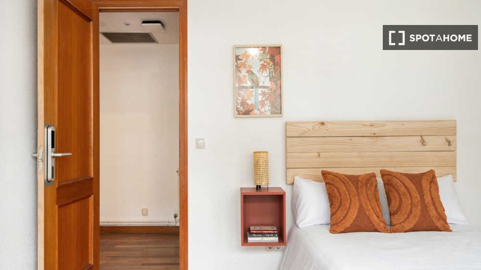 Double room Madrid, 10 beds — photo 35