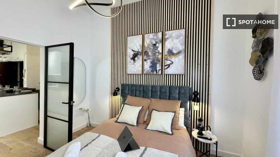 Double room Madrid, 2 beds — photo 14