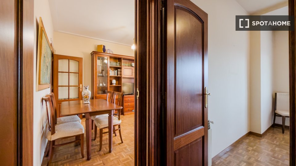 Apartment Barcelona, 4 beds, 80m² — photo 8