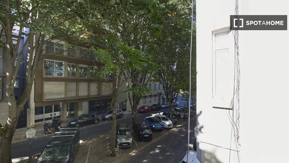 Double room Lisbon, 6 beds — photo 15
