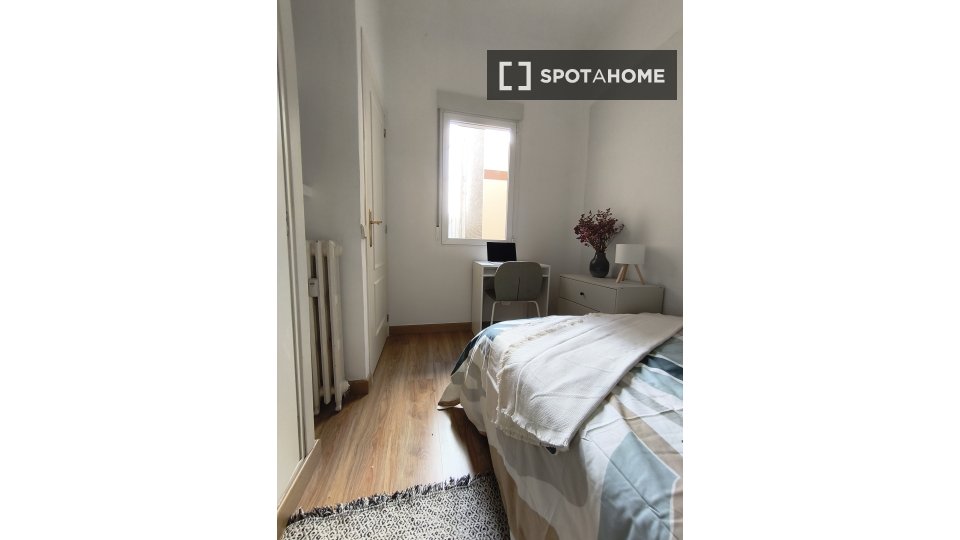 Double room Madrid, 7 beds, 132m² — photo 12