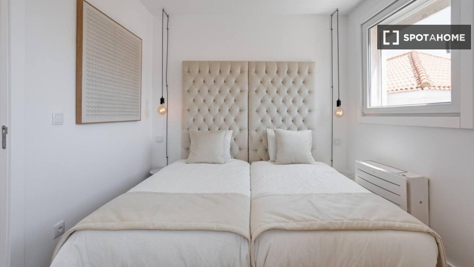 Apartment Lisbon, 2 beds, 70m² — photo 1