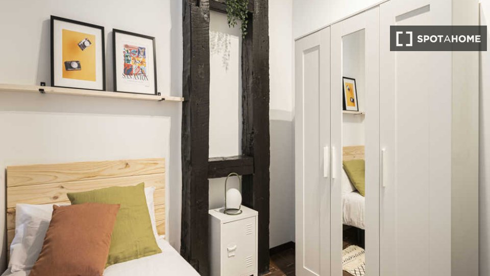 Double room Madrid, 6 beds — photo 49