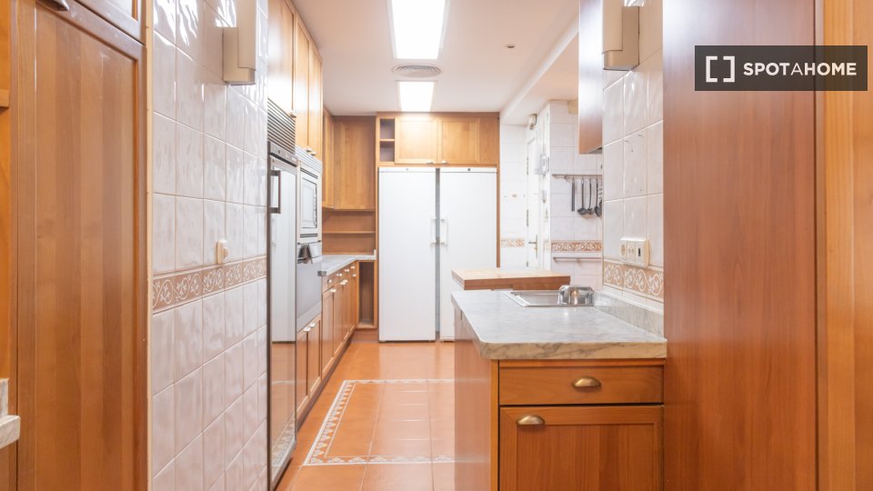 Double room Madrid, 11 beds — photo 35