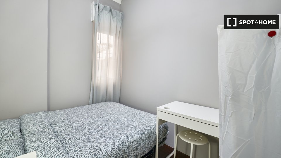 Double room Lisbon, 6 beds — photo 3