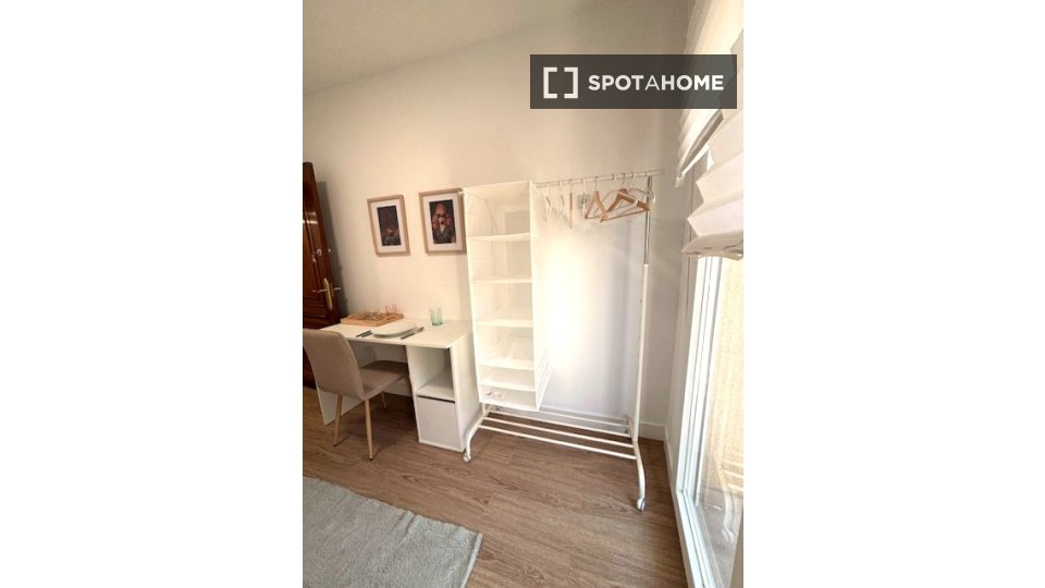 Double room Madrid, 8 beds, 170m² — photo 7