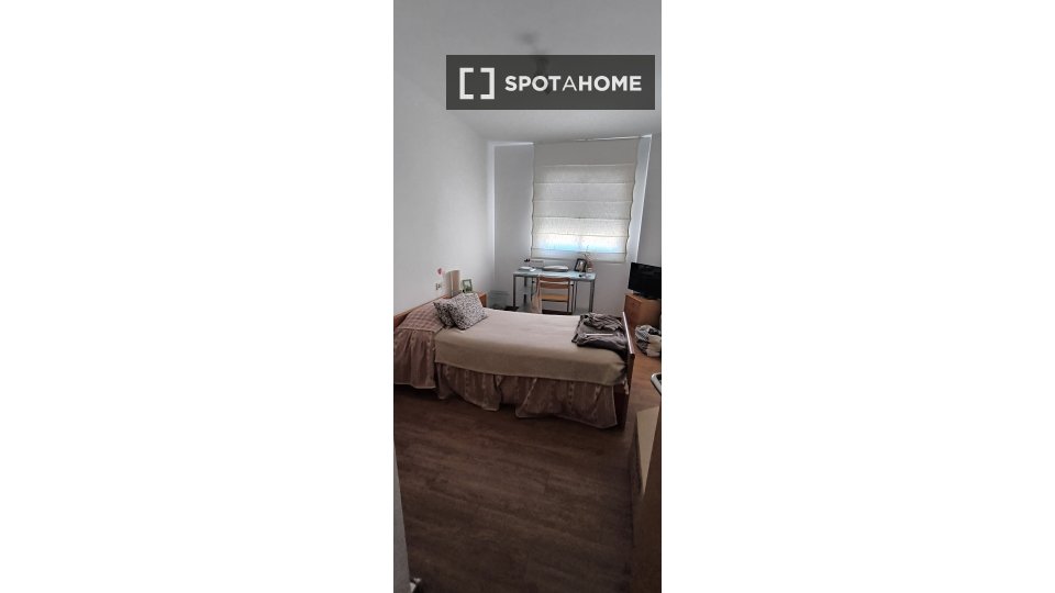 Double room Valencia, 2 beds, 120m² — photo 5