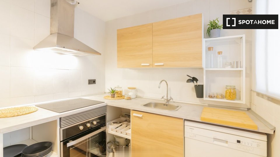 Double room Valencia, 5 beds, 110m² — photo 11