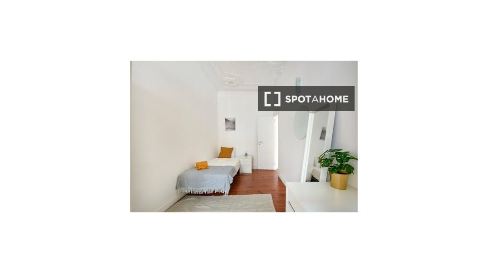 Double room Lisbon, 9 beds — photo 8