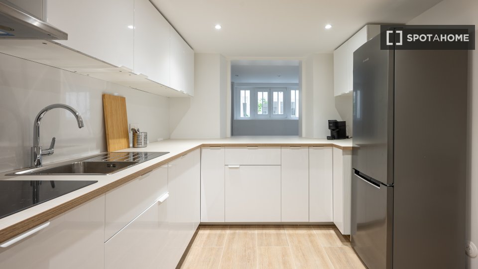Double room Paris, 9 beds, 244m² — photo 30