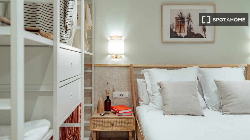 Apartment Barcelona, 1 bed, 65m² — photo 13