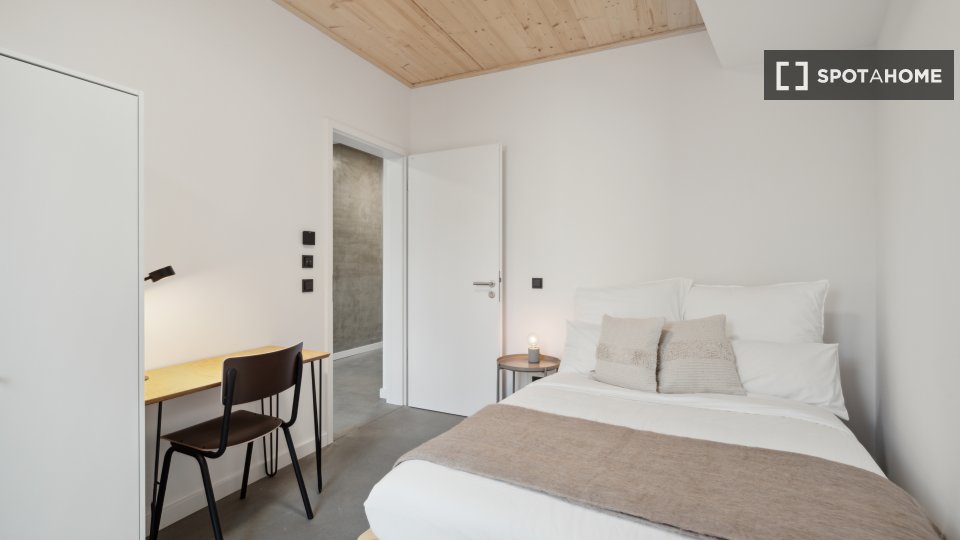 Double room Berlin, 4 beds, 79m² — photo 9