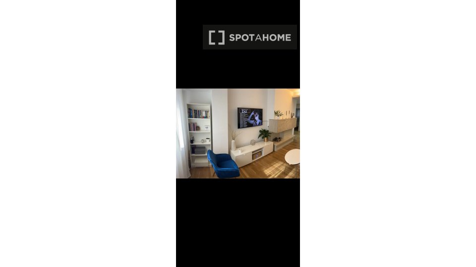 Double room Madrid, 1 bed, 85m² — photo 14