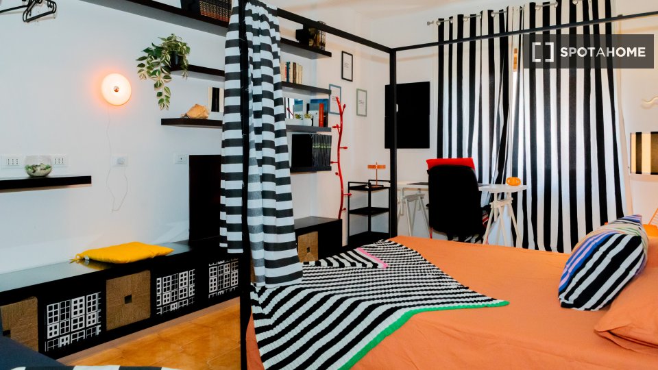 Double room Rome, 5 beds — photo 8
