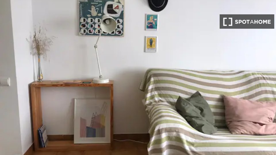 Apartment Lisbon, 3 beds, 74m² — photo 8