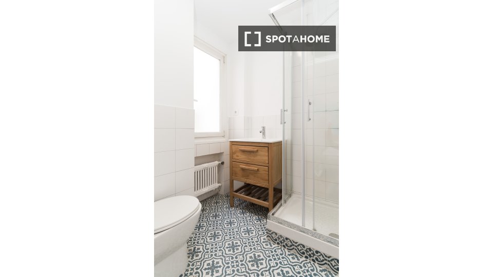 Double room Madrid, 10 beds, 380m² — photo 7