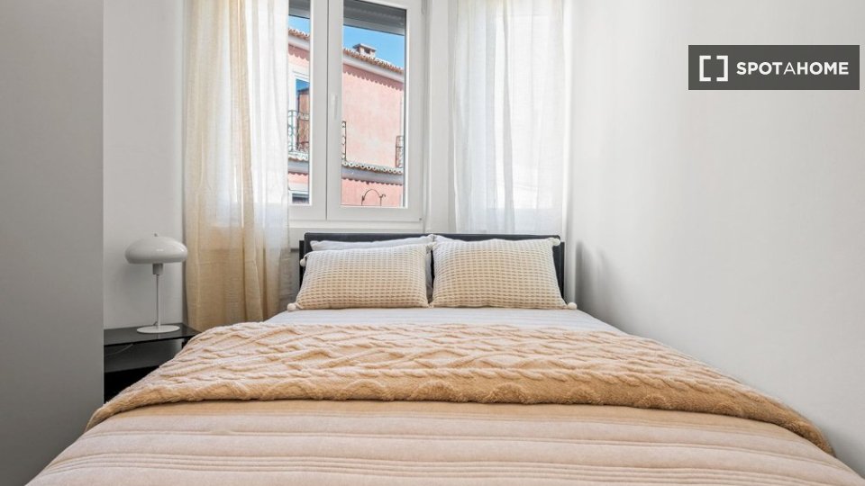 Double room Lisbon, 8 beds — photo 17