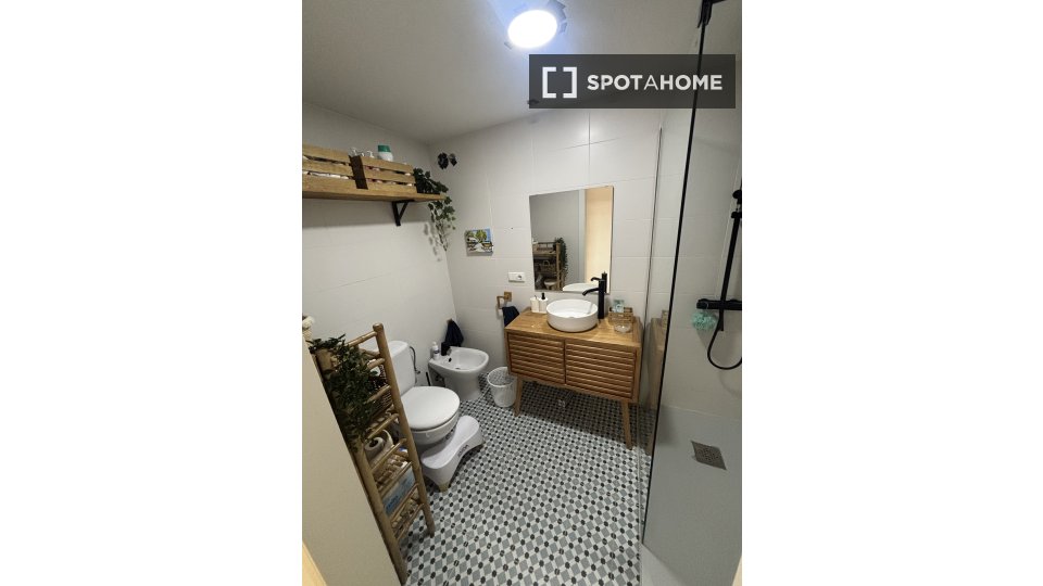 Double room Valencia, 2 beds, 100m² — photo 12