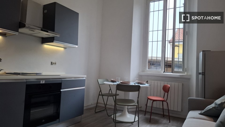 Double room Milan, 2 beds, 58m² — photo 2