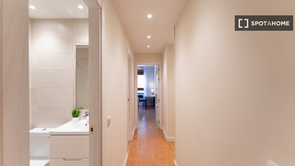 Double room Madrid, 6 beds — photo 1