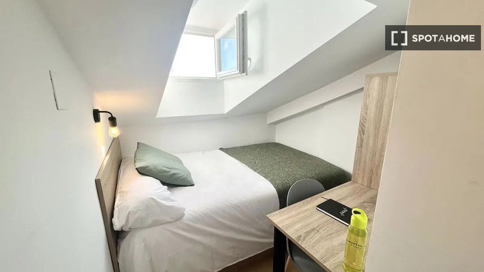 Double room Madrid, 4 beds — photo 17