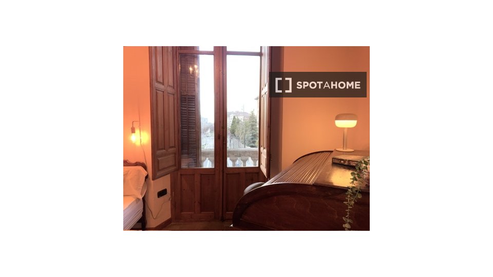 Double room Granada, 1 bed — photo 11