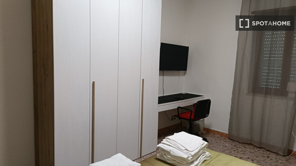 Double room Naples, 4 beds — photo 14