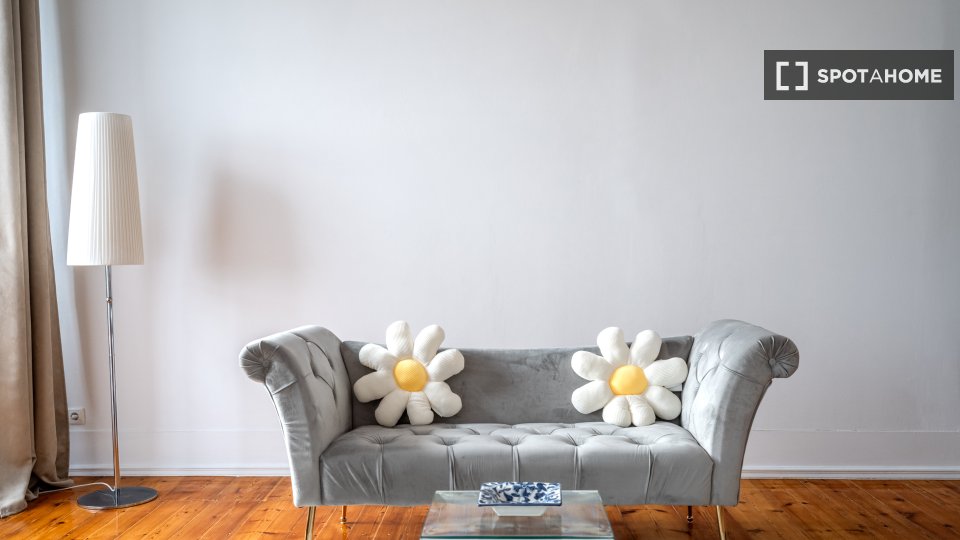 Apartment Lisbon, 2 beds, 90m² — photo 3