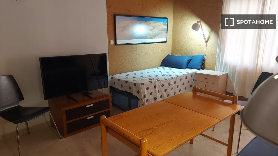 Double room Granada, 2 beds — photo 2
