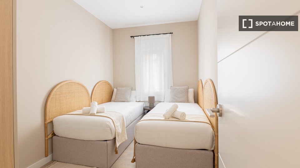 Apartment Barcelona, 3 beds, 82m² — photo 19