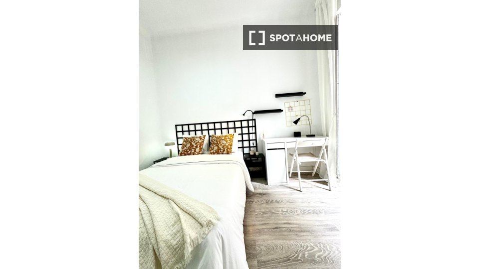 Double room Madrid, 6 beds — photo 36