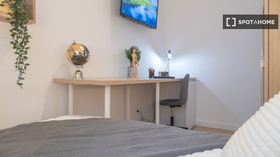Double room Madrid, 5 beds — photo 12