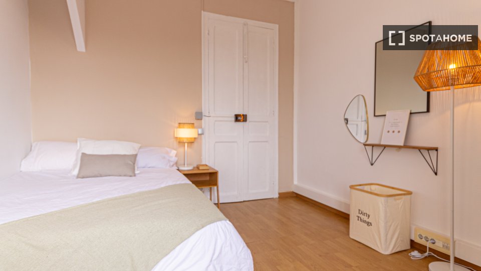 Double room Barcelona, 6 beds — photo 19