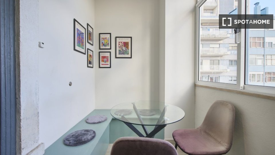 Double room Lisbon, 6 beds — photo 17