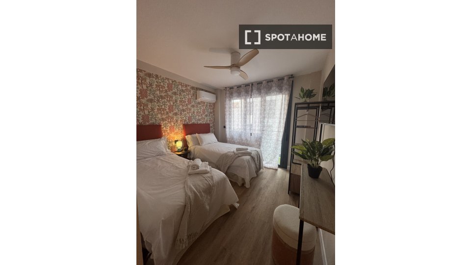 Habitación en piso compartido en madrid.