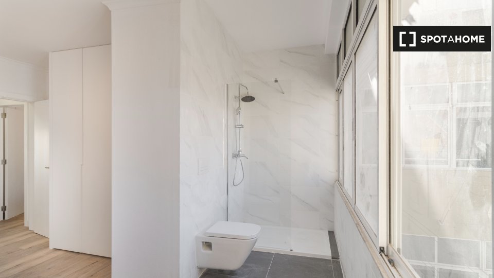 Double room Lisbon, 6 beds, 140m² — photo 5