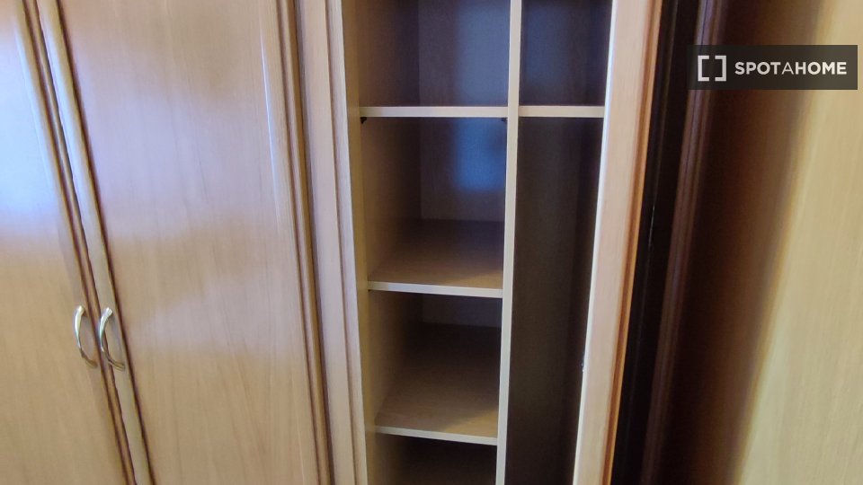 Double room Madrid, 5 beds, 110m² — photo 18