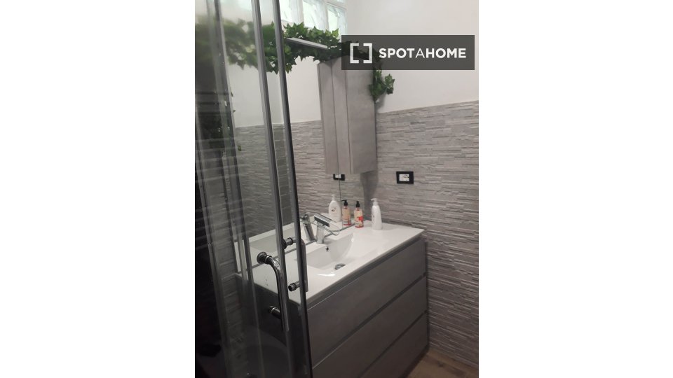 Double room Turin, 3 beds, 75m² — photo 8
