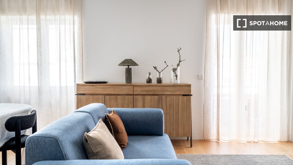 Apartment Lisbon, 2 beds — photo 38