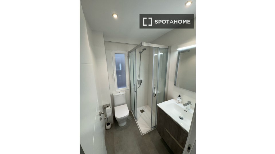 Double room Madrid, 1 bed — photo 2