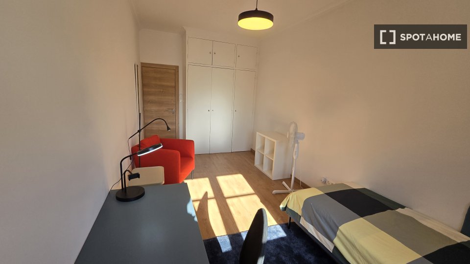 Double room Lisbon, 5 beds, 130m² — photo 2