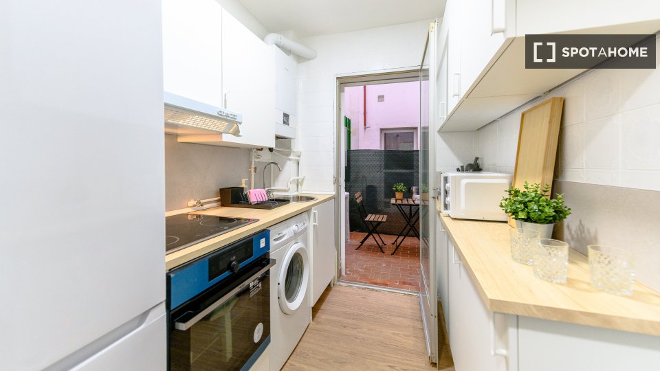 Double room Madrid, 4 beds — photo 12