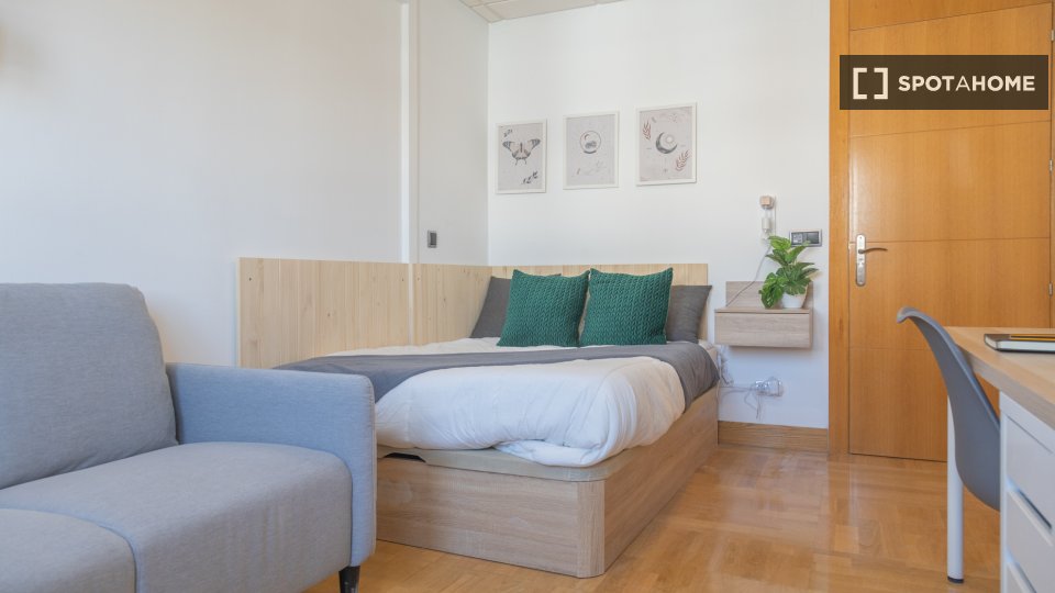 Double room Madrid, 5 beds — photo 9