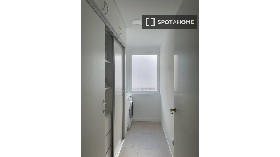 Double room Madrid, 3 beds, 120m² — photo 4