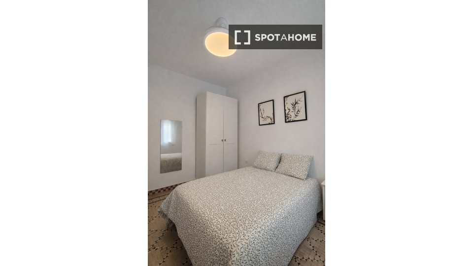 Double room Malaga, 4 beds, 250m² — photo 1