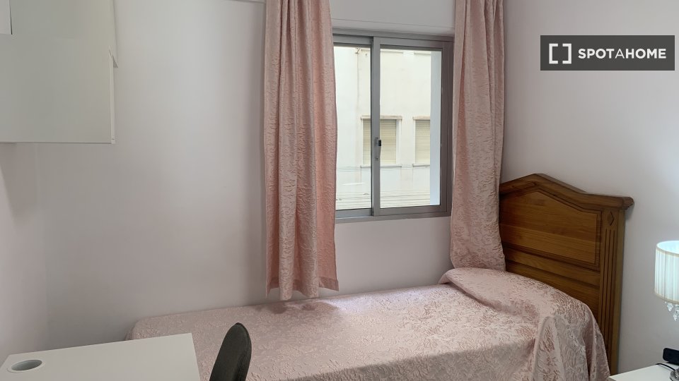 Double room Malaga, 4 beds — photo 19
