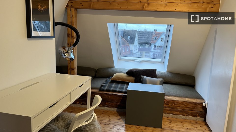 APARTMENTS FOR RENT IN COLOGNE intelligence overview
